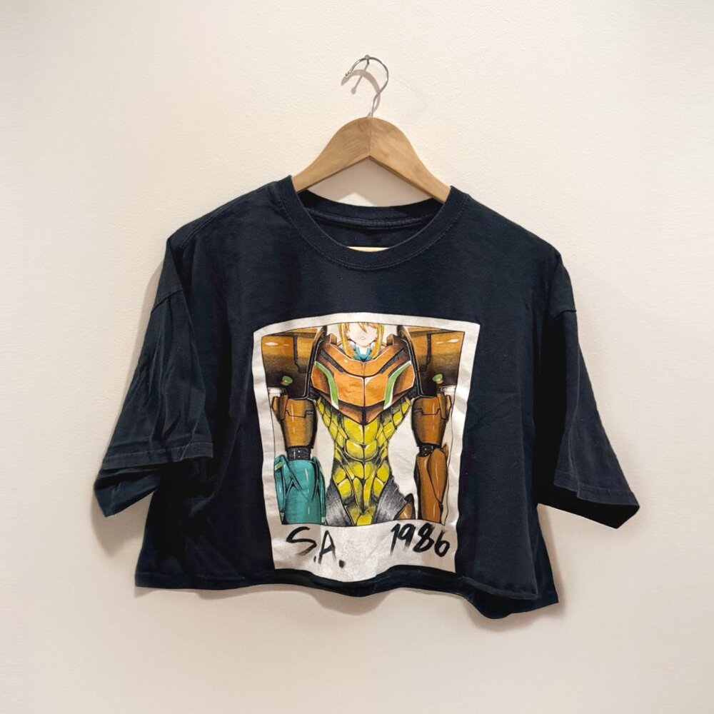 Vintage Black Oversized Cropped T Shirt with Anime Graphic